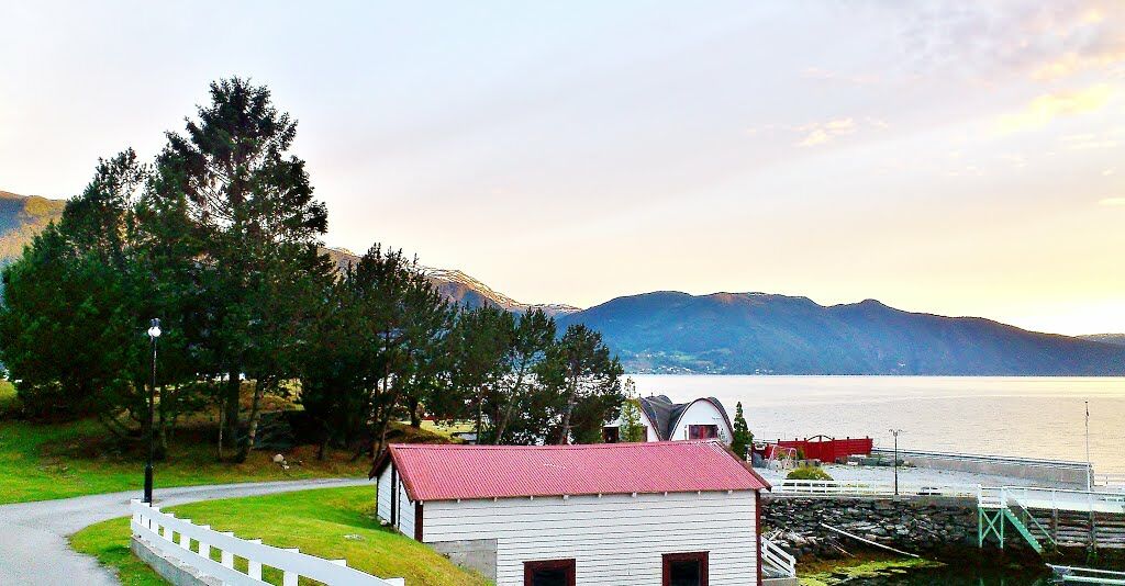 Sognefjord Hotel Hermansverk Exterior foto